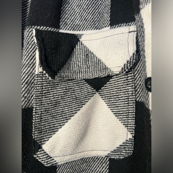 Silver Jeans Co. Wool Blend Black & White Plaid Button Up Shirt Jacket. - Picture 5 of 13